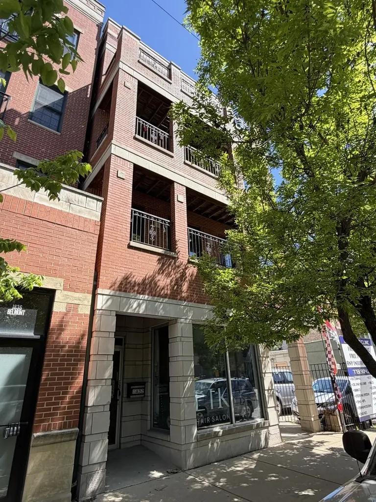 1832 West Belmont Avenue Chicago IL 60657