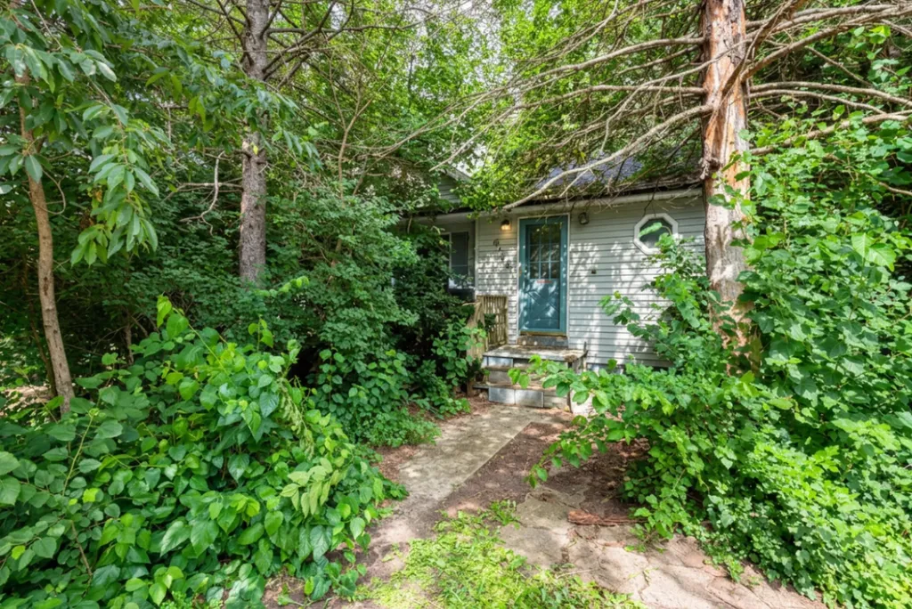 414 North 3rd Avenue Chenoa IL 61726