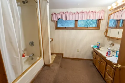 414 North 3rd Avenue Chenoa IL 61726