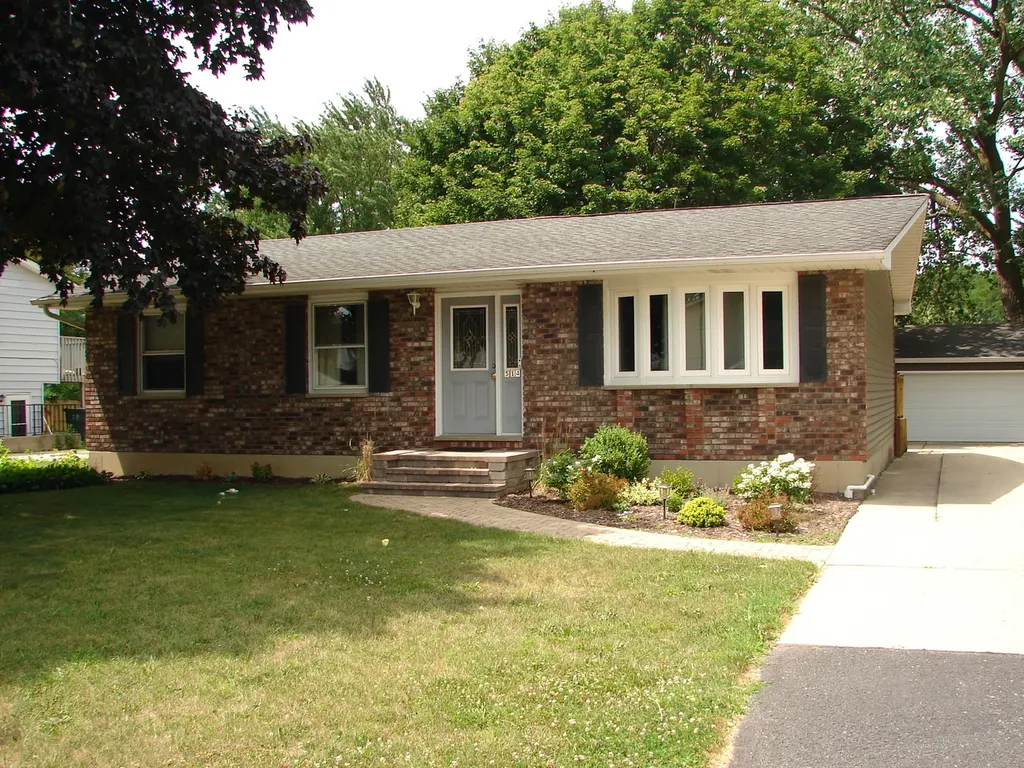 514 Garnett Avenue Winthrop Harbor IL 60096