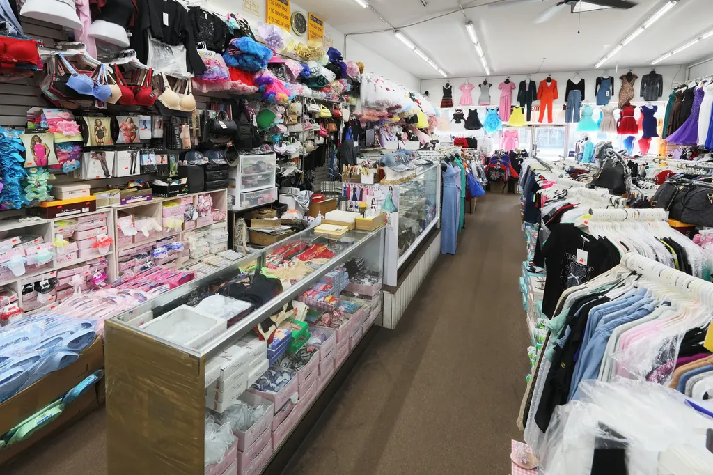 4728 South Ashland Avenue Chicago IL 60609