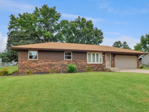 4718 Terrang Trail Machesney Park IL 61115