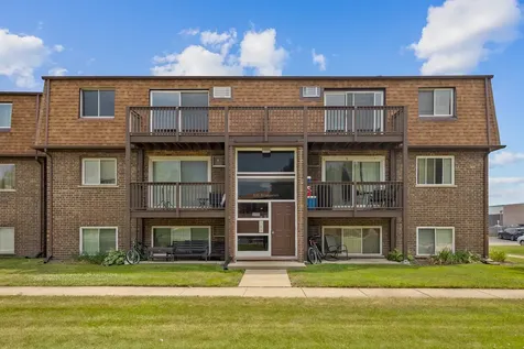 108 Boardwalk Street Elk Grove Village IL 60007