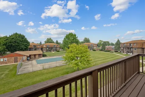 108 Boardwalk Street Elk Grove Village IL 60007