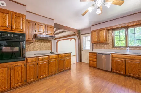 23 Elizabeth Circle Freeport IL 61032
