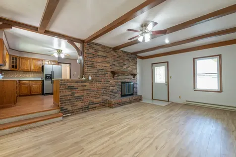 23 Elizabeth Circle Freeport IL 61032