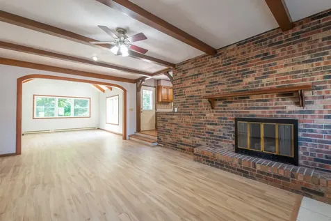 23 Elizabeth Circle Freeport IL 61032