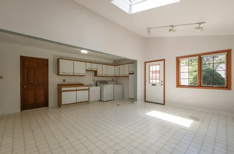 23 Elizabeth Circle Freeport IL 61032