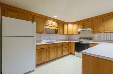 23 Elizabeth Circle Freeport IL 61032