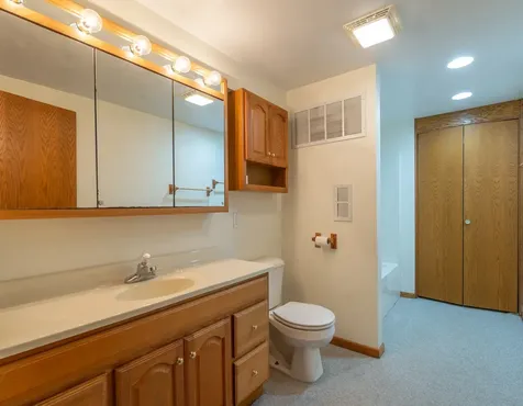 23 Elizabeth Circle Freeport IL 61032
