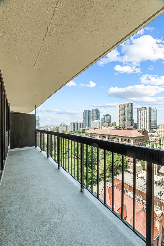 33 West Delaware Place Chicago IL 60610