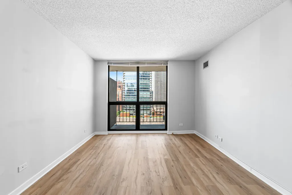 33 West Delaware Place Chicago IL 60610