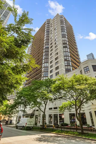 33 West Delaware Place Chicago IL 60610
