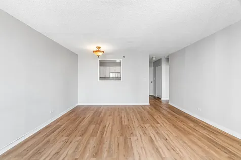 33 West Delaware Place Chicago IL 60610