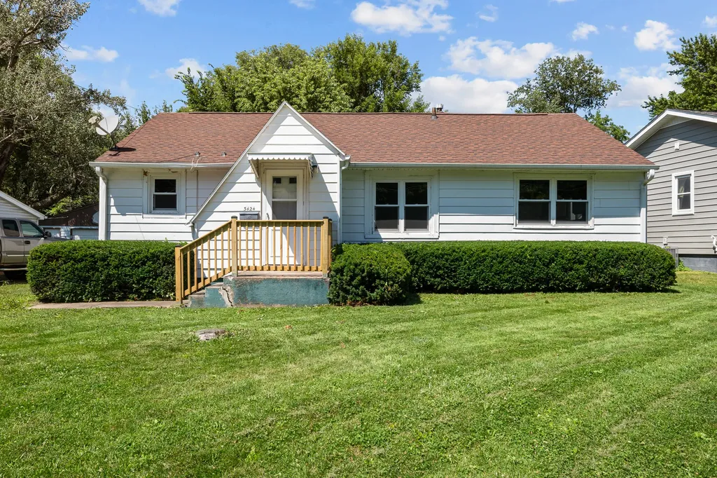 3424 2ND Street East Moline IL 61244