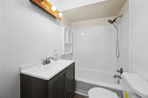 3424 2ND Street East Moline IL 61244