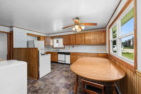 3424 2ND Street East Moline IL 61244