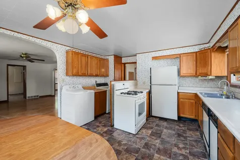 3424 2ND Street East Moline IL 61244