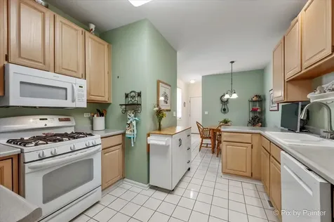 228 Charlotte Place Cary IL 60013