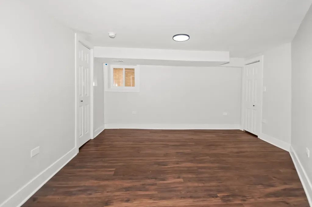 5529 West Cornelia Avenue Chicago IL 60641