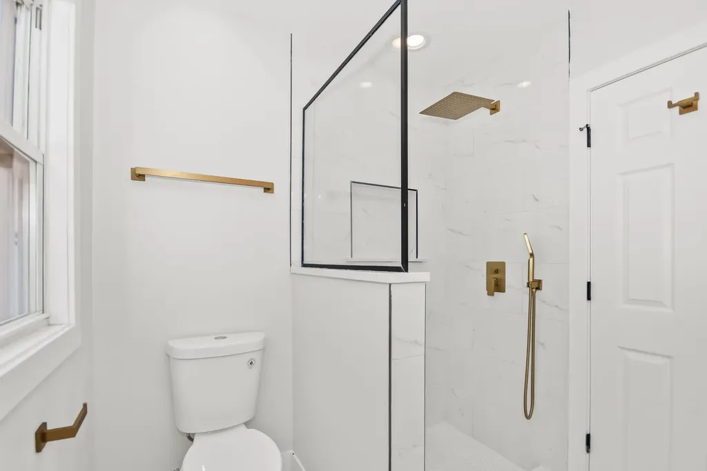 5529 West Cornelia Avenue Chicago IL 60641