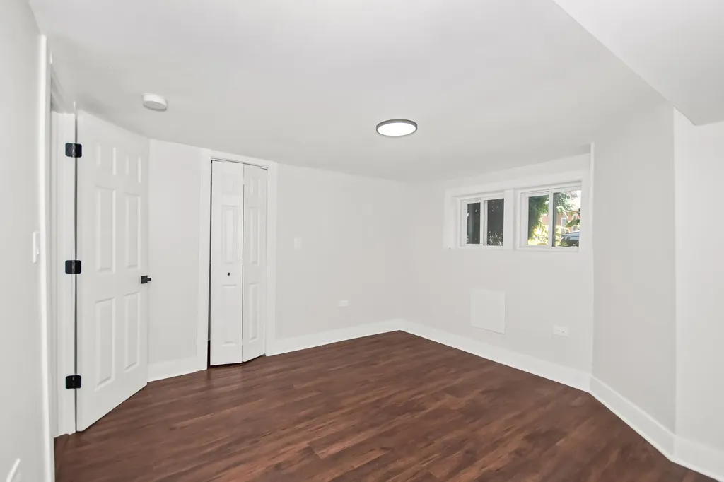5529 West Cornelia Avenue Chicago IL 60641