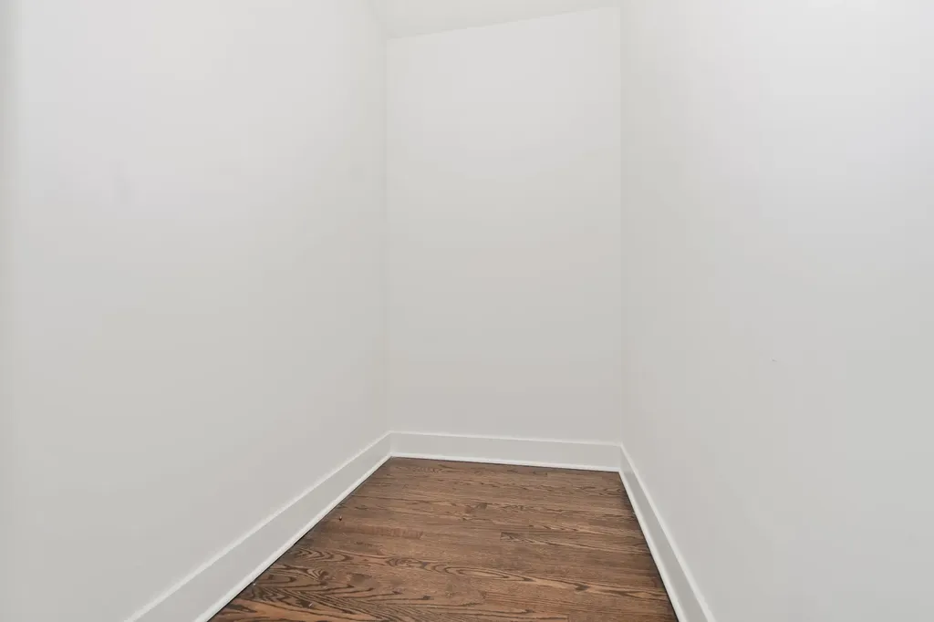 5529 West Cornelia Avenue Chicago IL 60641