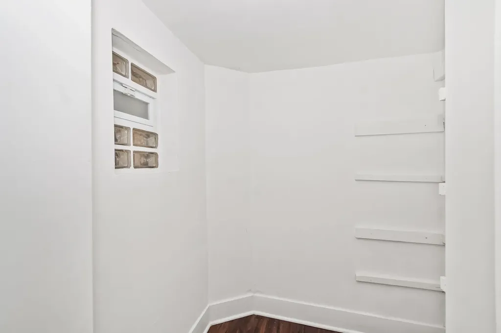 5529 West Cornelia Avenue Chicago IL 60641