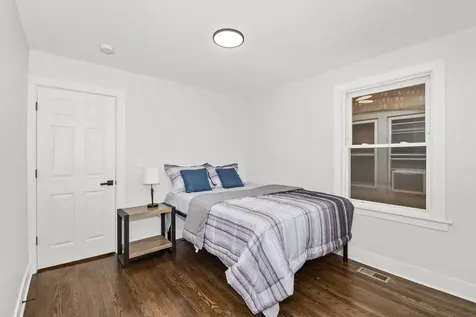 5529 West Cornelia Avenue Chicago IL 60641