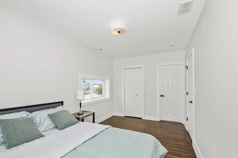 5529 West Cornelia Avenue Chicago IL 60641