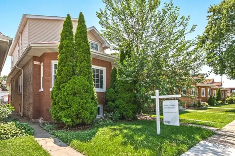 5529 West Cornelia Avenue Chicago IL 60641