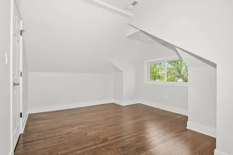 5529 West Cornelia Avenue Chicago IL 60641
