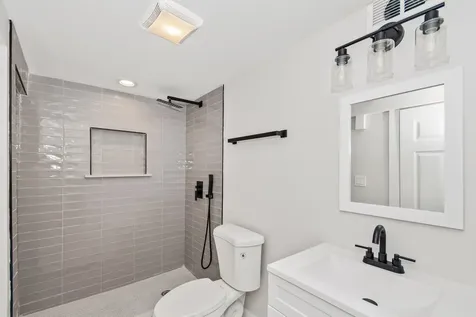 5529 West Cornelia Avenue Chicago IL 60641