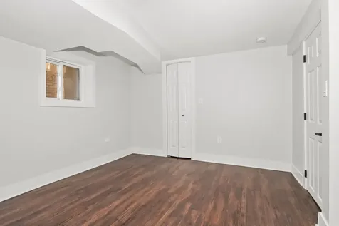 5529 West Cornelia Avenue Chicago IL 60641