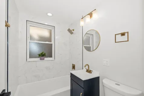 5529 West Cornelia Avenue Chicago IL 60641