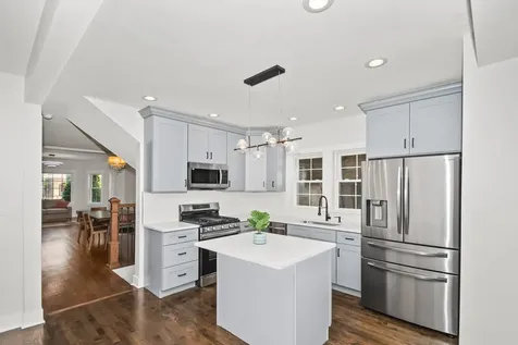 5529 West Cornelia Avenue Chicago IL 60641