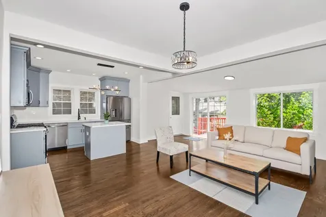 5529 West Cornelia Avenue Chicago IL 60641