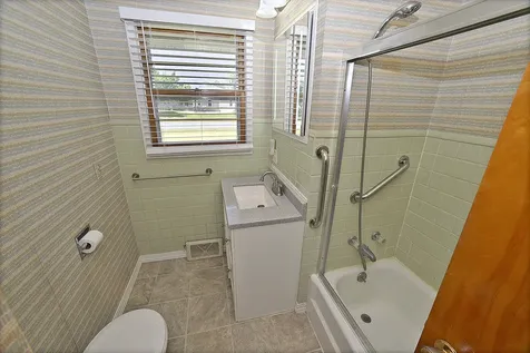 1104 North 29th Road Utica IL 61373