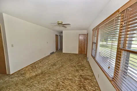 1104 North 29th Road Utica IL 61373