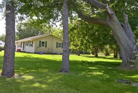 1104 North 29th Road Utica IL 61373