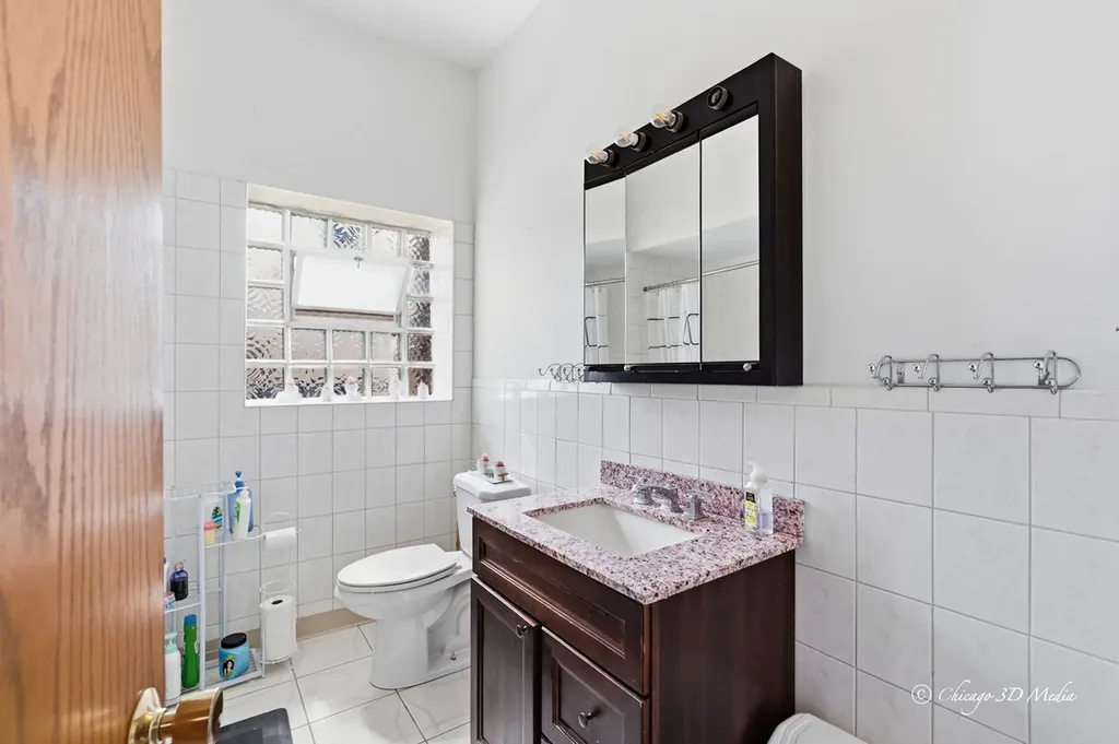 5844 North Milwaukee Avenue Chicago IL 60646
