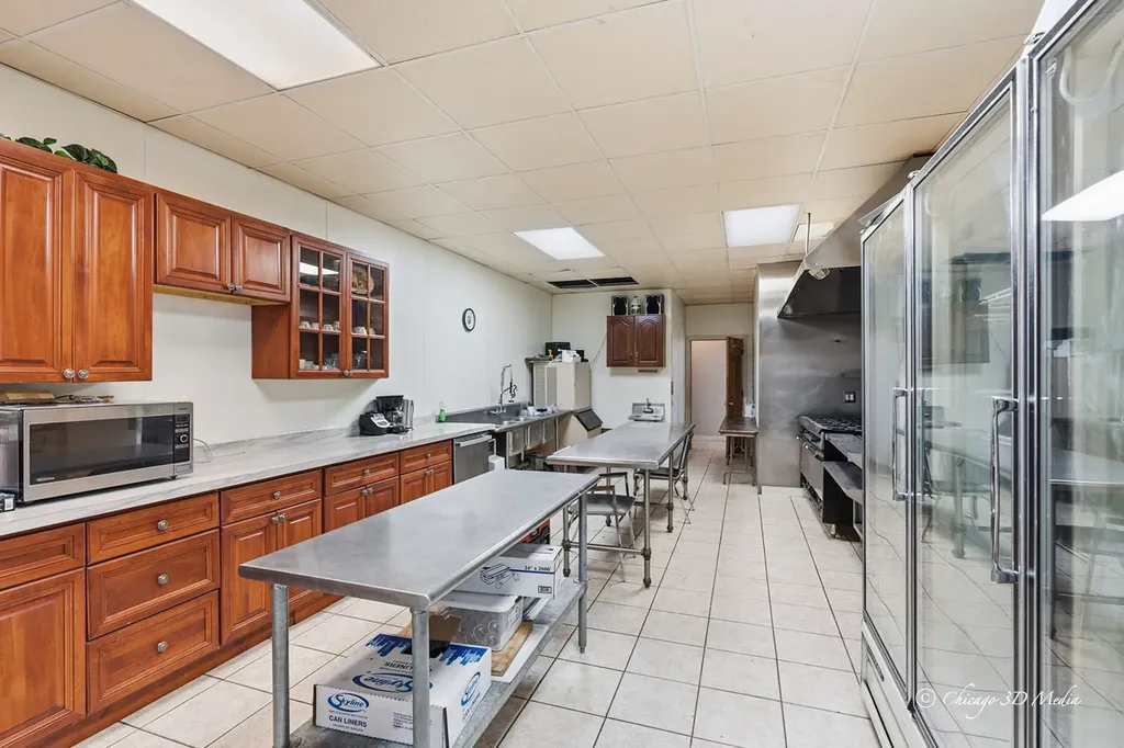 5844 North Milwaukee Avenue Chicago IL 60646