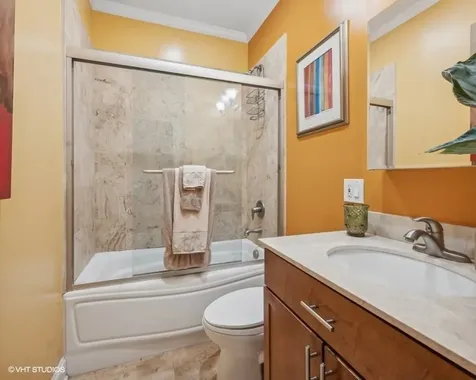 927 West Eastwood Avenue Chicago IL 60640