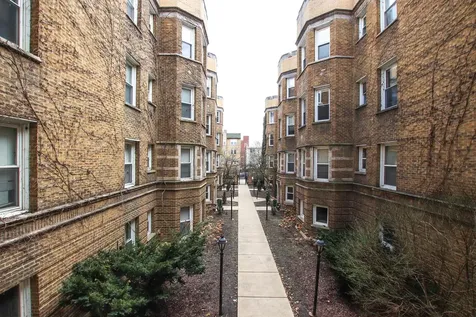 1626 West Farwell Avenue Chicago IL 60626