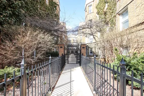 1626 West Farwell Avenue Chicago IL 60626