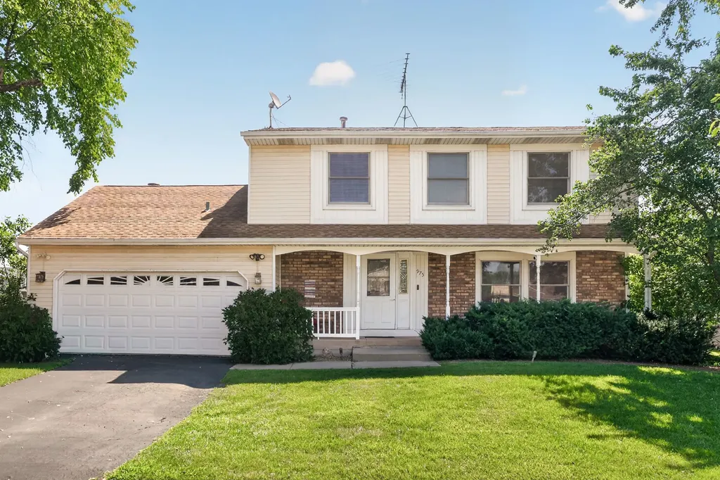 975 West Pine Avenue Roselle IL 60172