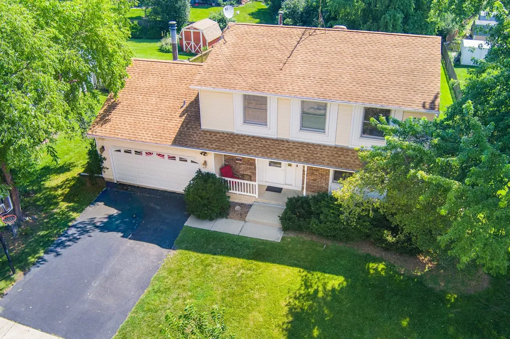 975 West Pine Avenue Roselle IL 60172
