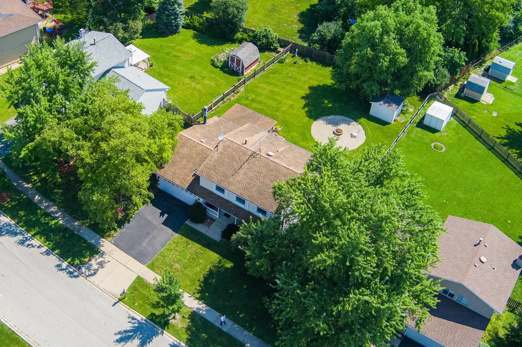 975 West Pine Avenue Roselle IL 60172