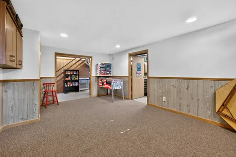 975 West Pine Avenue Roselle IL 60172