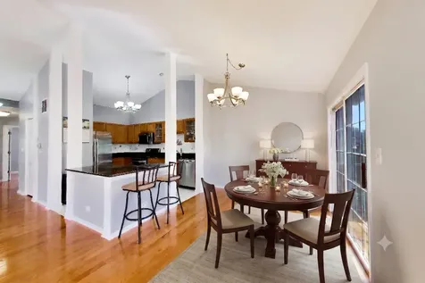 1435 Quincy Bridge Court Bartlett IL 60103